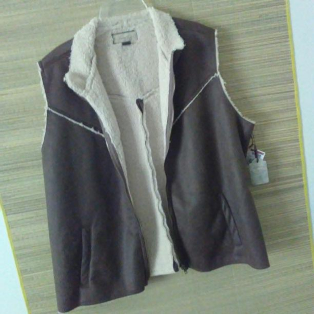 LEGACY FALLS FOR HER Vest Sherpa Lined